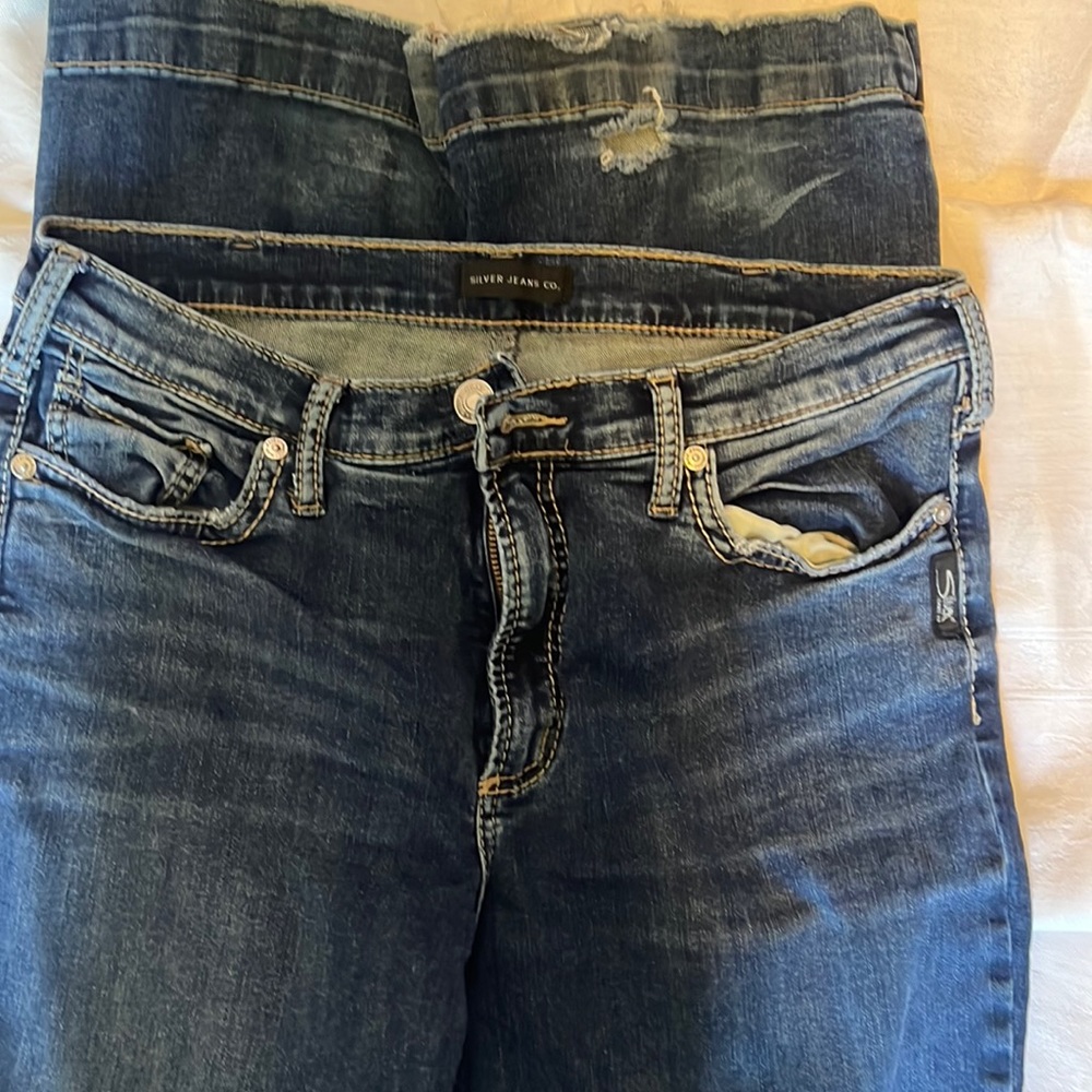 Women’s Silver Jeans  W32/L33. Slightly worn on hem